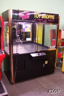 toy shoppe claw machine